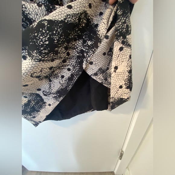 Lace pattern dress - Picture 3 of 4